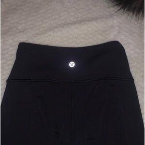 Black lululemon wunder under legings!!